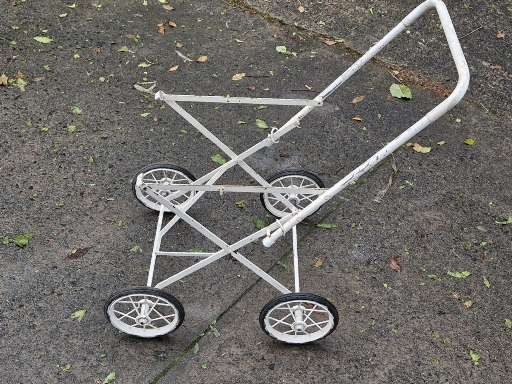 Vintage Dolls pram Carousel 2