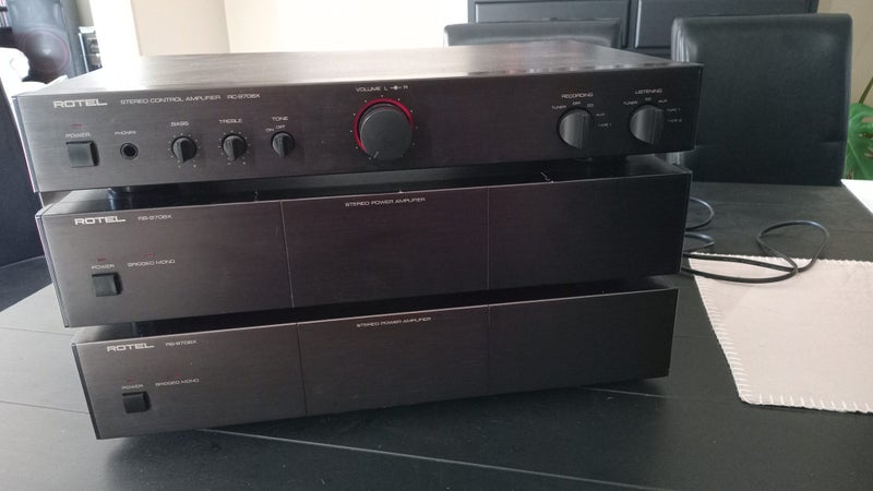 Rotel Amplifiers - Pre-amp and power amps Carousel 4