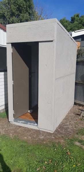 Temporary flush toilet for building site Carousel 2