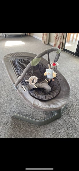 Nuna leaf grow with toy bar Carousel 3
