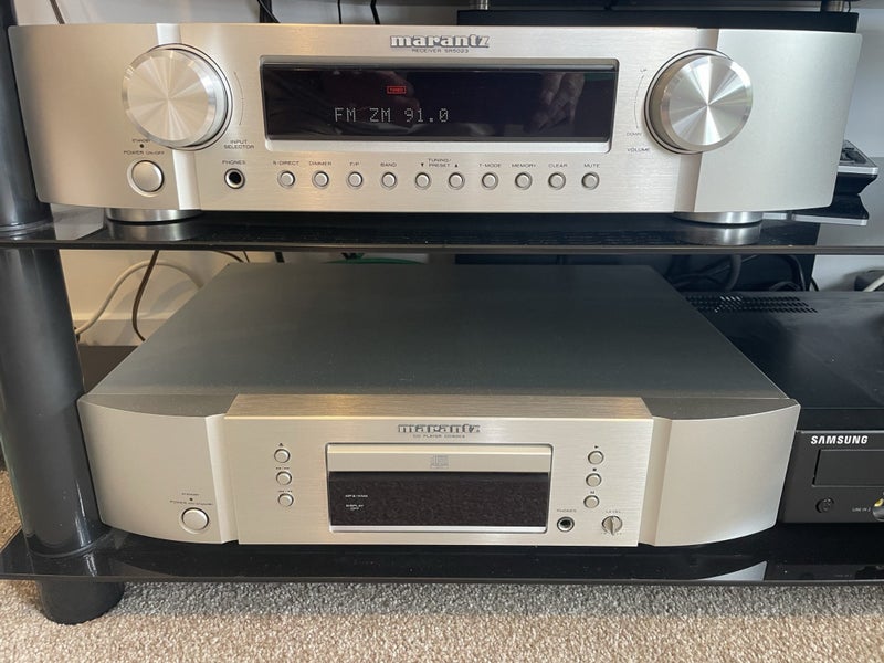 Marantz Amp and CD player Carousel 1