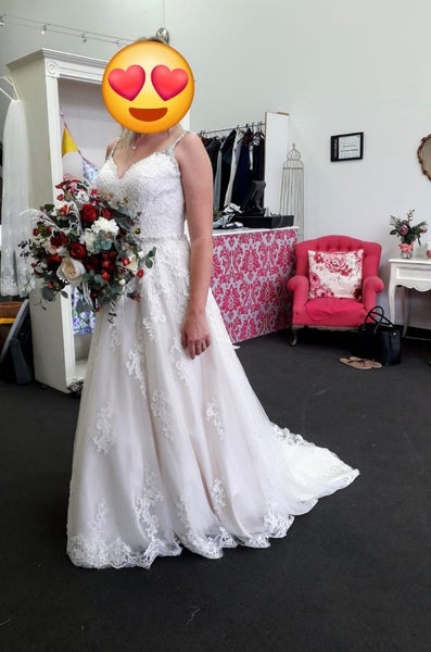 Ivory A-line wedding dress62863220288897113