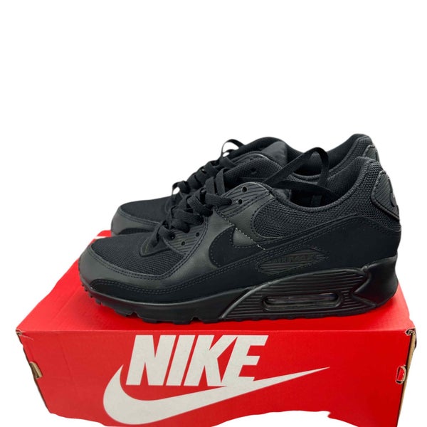 NIKE SHOES PAIR AIR MAX 90 Carousel 3