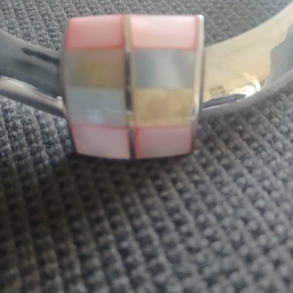 STERLING SILVER CHOKER WITH LOVELY ATTACHED MOTHER OF PEARL PENDANT Carousel 3