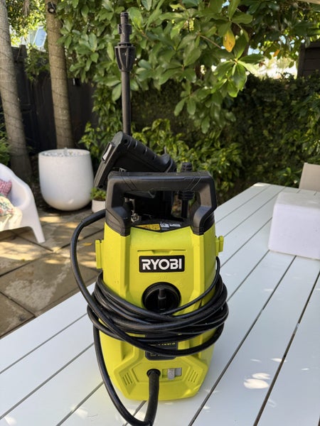 Ryobi 1450PSI Pressure Washer Carousel 1