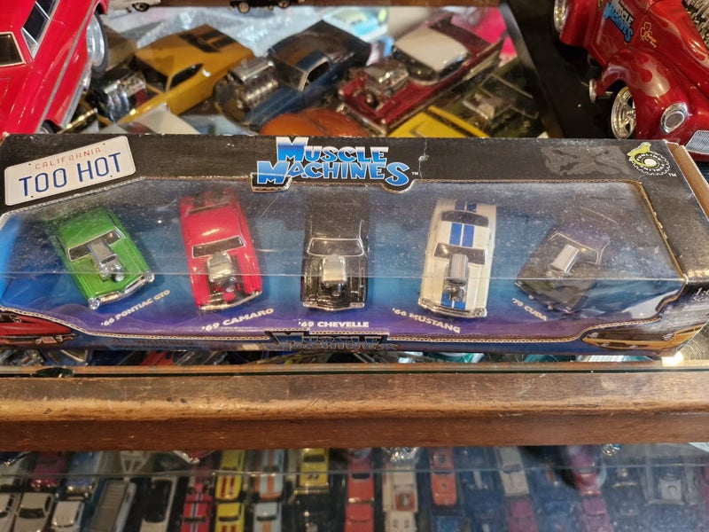 5 PACK MUSCLE MACHINES Carousel 1