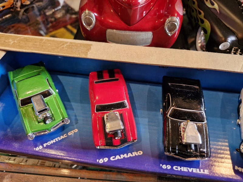 5 PACK MUSCLE MACHINES Carousel 3
