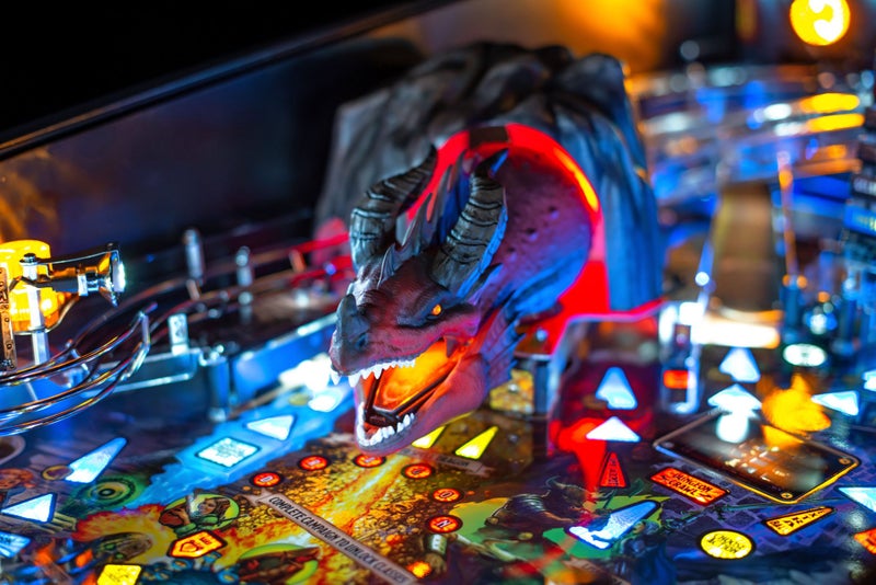 Dungeons and Dragons Pro Pinball Machine-Brand New Ex Auckland from Stern Carousel 1