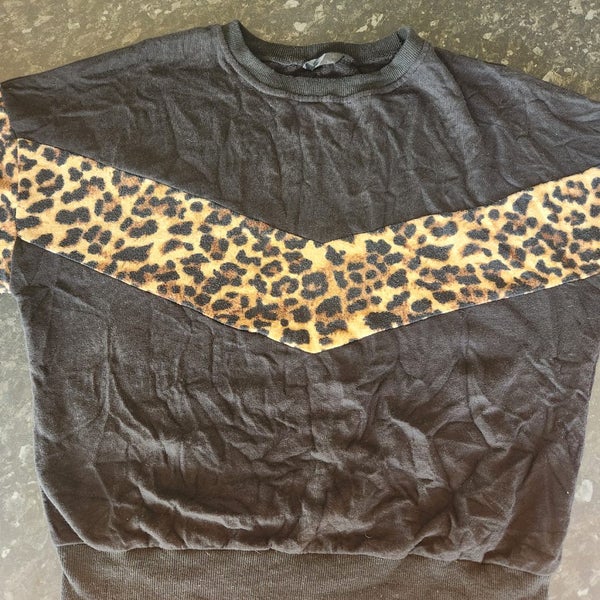 Animal print light sweater sz12 100% cotton Carousel 1