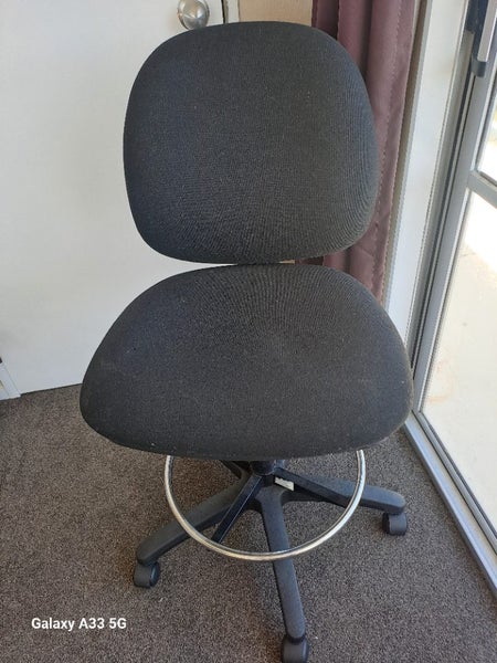 Standing Desk Chair Carousel 1
