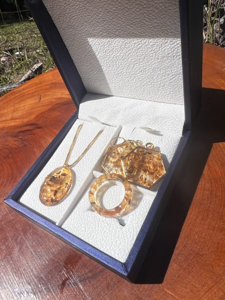 Beautiful kauri gum jewelry combo Carousel 6