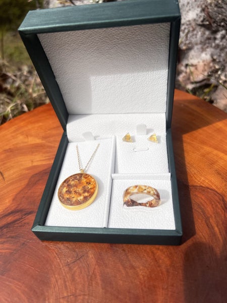 Stunning kauri gum jewelry combo Carousel 2