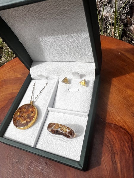 Stunning kauri gum jewelry combo Carousel 4
