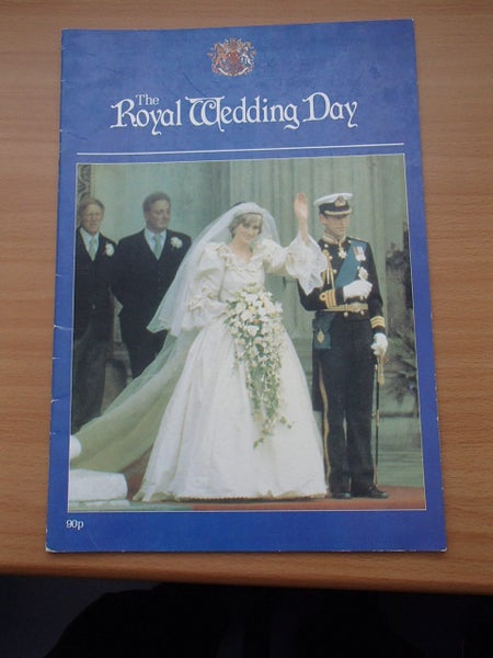 Royal Family Souvenir Magazines x 3 Carousel 2
