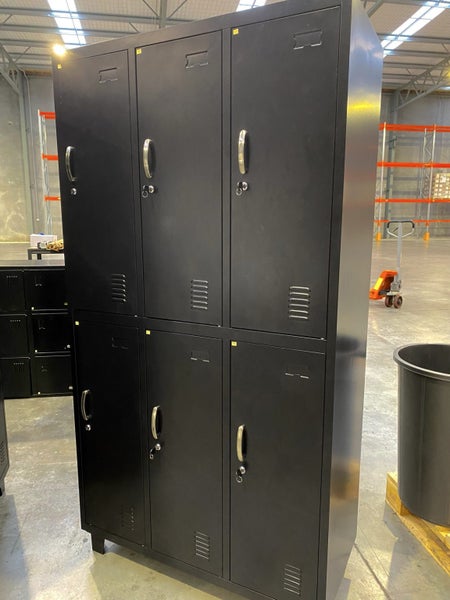 Lockers Carousel 1