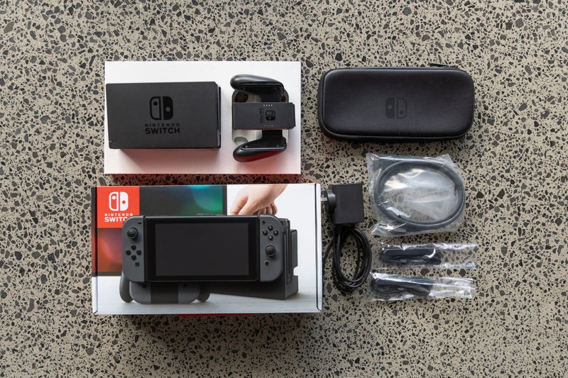 Nintendo Switch - Mint & Complete + Case Carousel 2