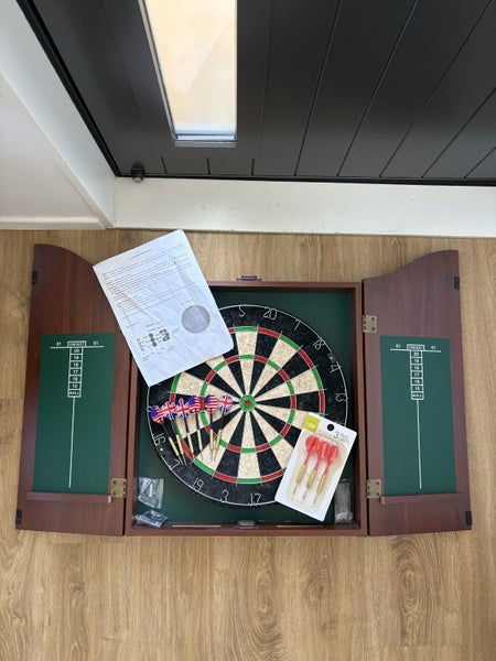 Dart board and cabinet Carousel 2
