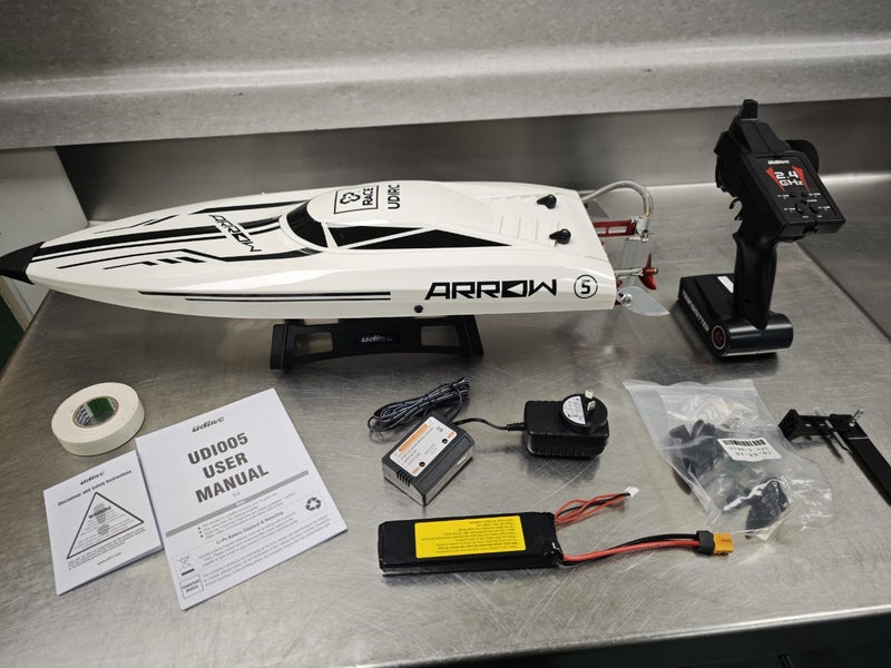 RC Boat UDIRC Arrow 5 plus upgrade Carousel 2