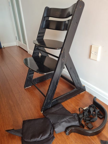 Black mocka high chair 1 Carousel 2