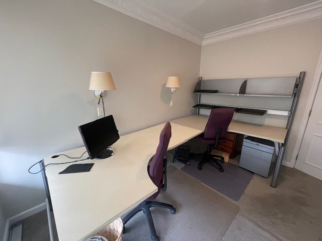 Desks - Corner - Heavy quality Carousel 1