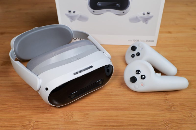 PICO 4 Ultra 256GB - VR and Mixed Reality Headset Carousel 1