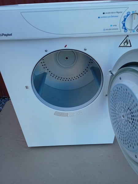 30 Day Warranty, Free Delivery* F&P Front Venting 3.5Kg Compact Dryer Carousel 6