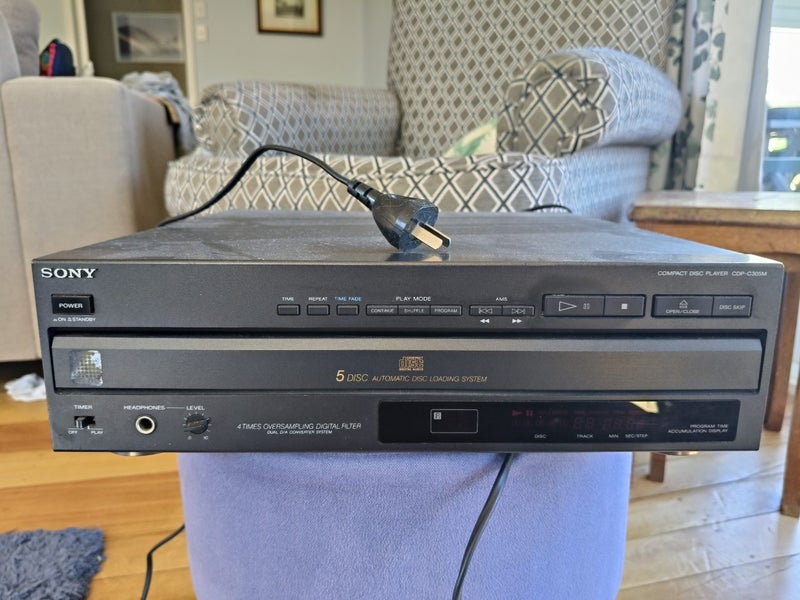 Sony 5 disc CD player Carousel 1