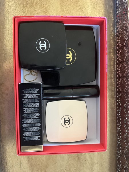 $1 Reserve Chanel Bulk Makeup with chain Carousel 5