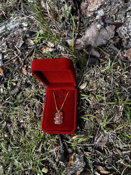Beautiful Kauri gum necklace Carousel 4