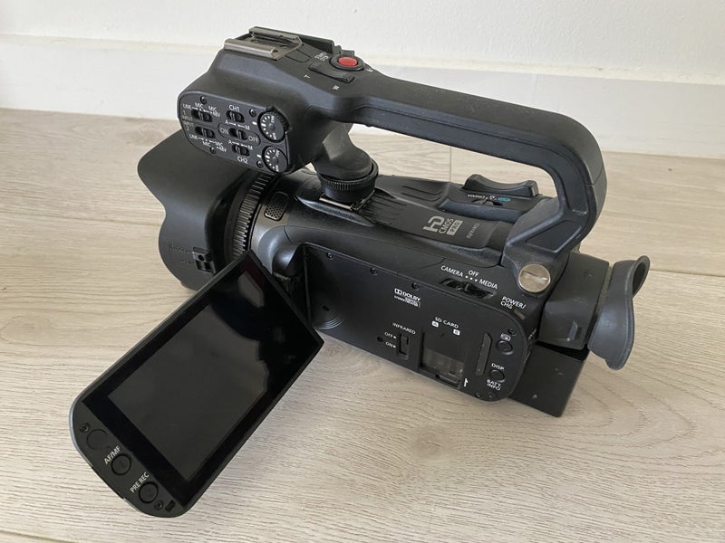 Canon XA35 video camera Carousel 1