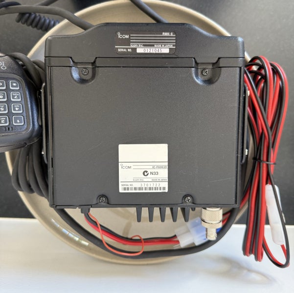 ICOM IC-F6063 UHF PRS RADIO Carousel 3