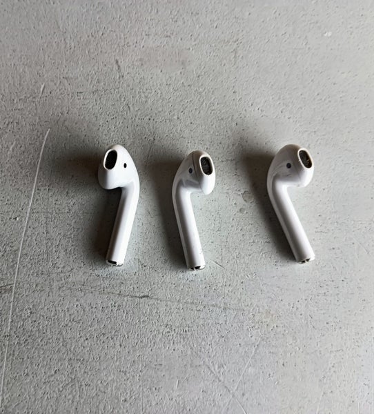 APPLE AIRPODS 2ND GEN (NO CASE) Carousel 1