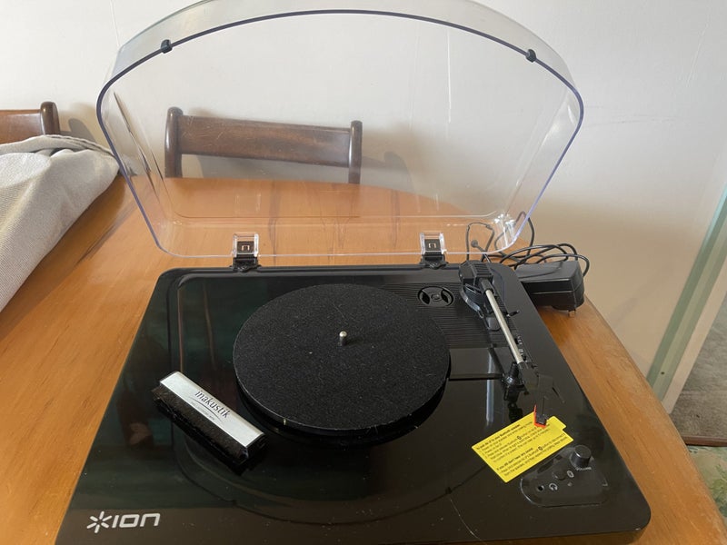 Ion Record Player / Turntable - Bluetooth Carousel 1