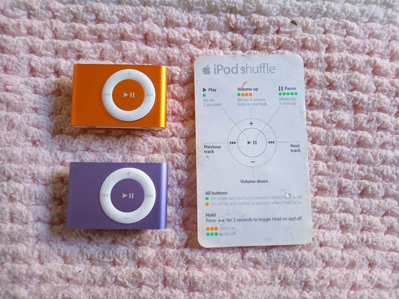 iPod shuffle x2 Carousel 1