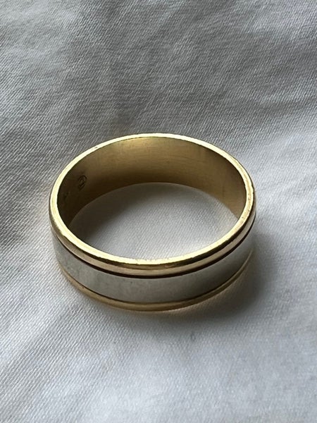 Men's 9 ct Gold Ring Carousel 1