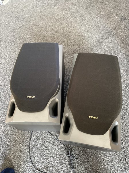RECEIVER MARANTZ WITH 2 SPEAKERS Carousel 9