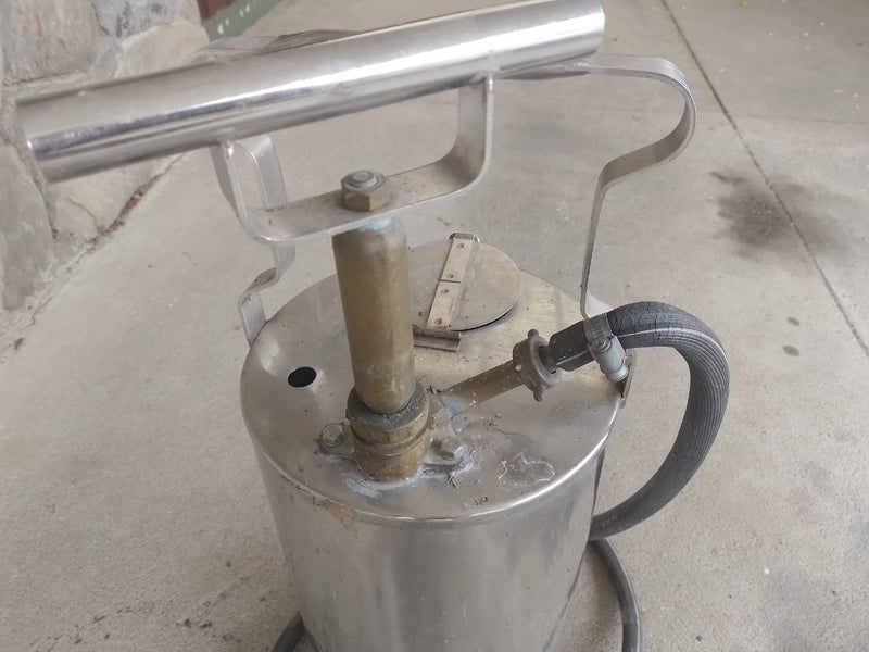 Bucket pump fire extinguisher, stirrup pump Carousel 9