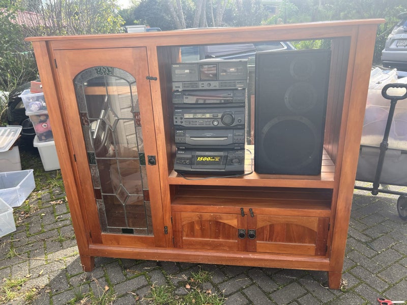$1 Reserve Stereo Carousel 2