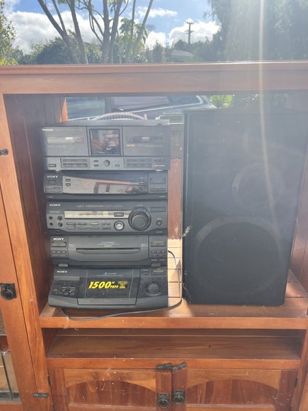 $1 Reserve Stereo Carousel 1