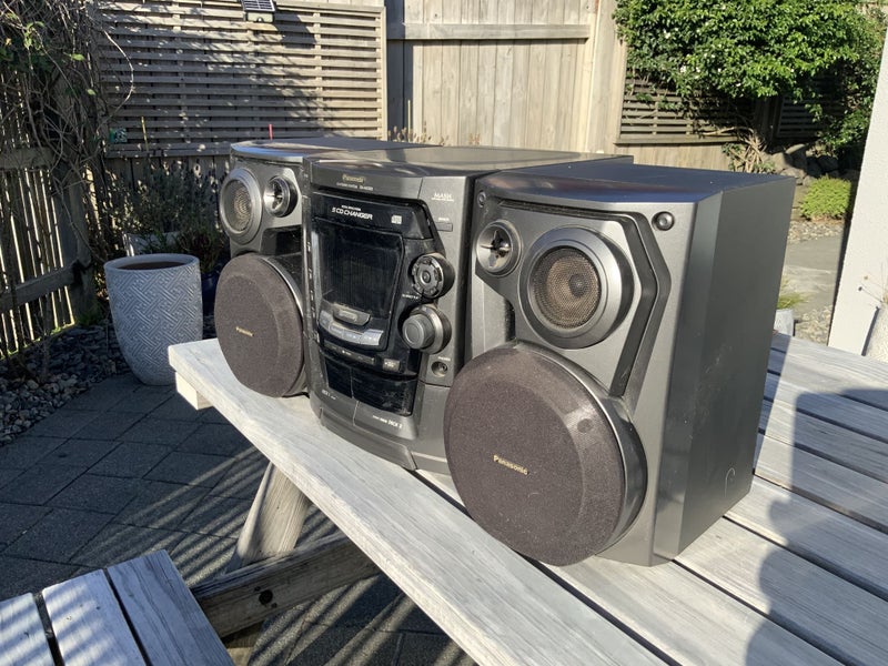 Panasonic 5 CD Changer Stereo - Great Condition - PICK UP WELLINGTON Carousel 5