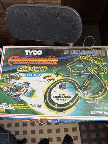 Tyco Championship Slot Car Set Carousel 1