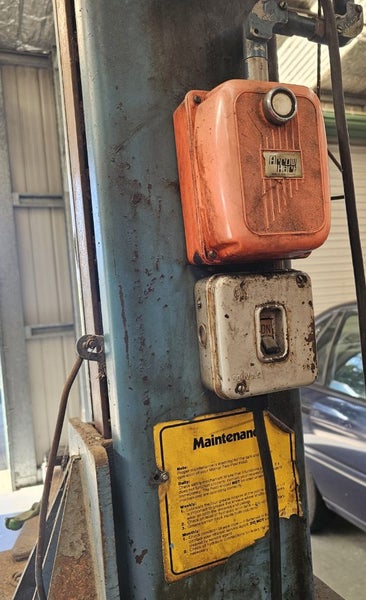2 post car hoist Carousel 2