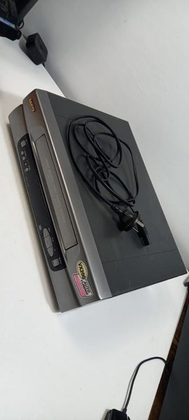 Sanyo VCR - VHS Recorder / Player - Great Working Condition Carousel 1