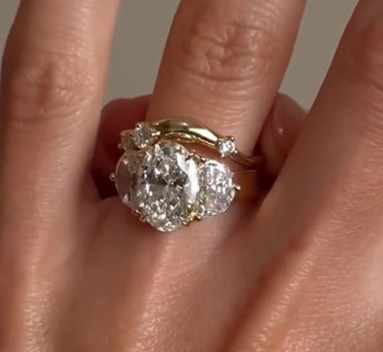 Lovely Crystal Ring Set /Open Band / 18KGP Gold - S7 Carousel 1