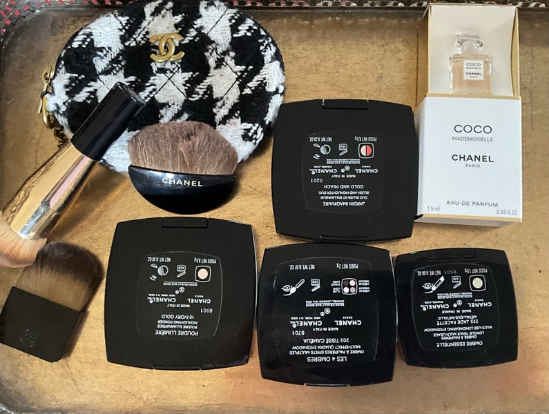 $1 Reserve Bulk Chanel Makeup with Black& White pouch Carousel 2