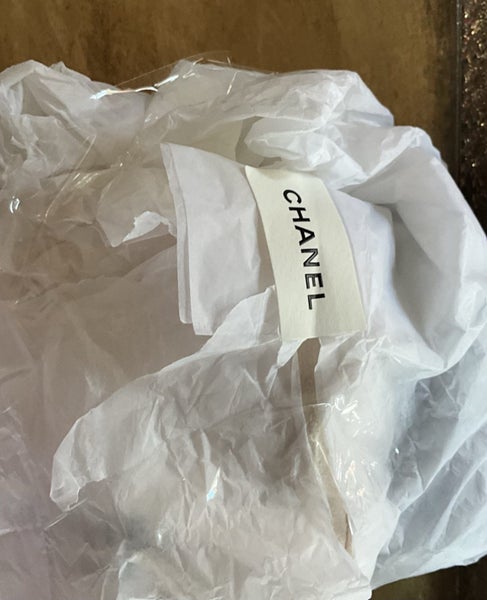 $1 Reserve Bulk Chanel Makeup with Black& White pouch Carousel 6