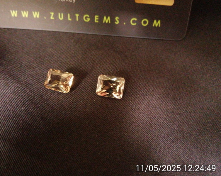Rare in NZ Gems Zultanite® Kiwi Green Light Crystalline Authentic Card Cards Carousel 2