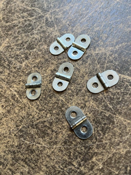 MECCANO HINGE Carousel 1