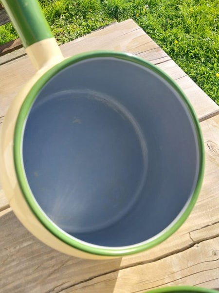 Vintage enamel judge ware pot Carousel 2