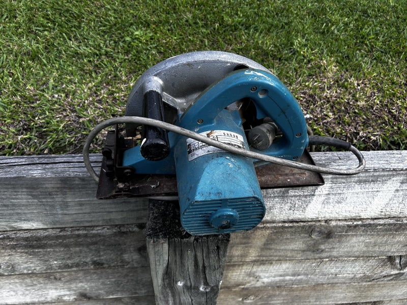 Makita Circular saw Carousel 1